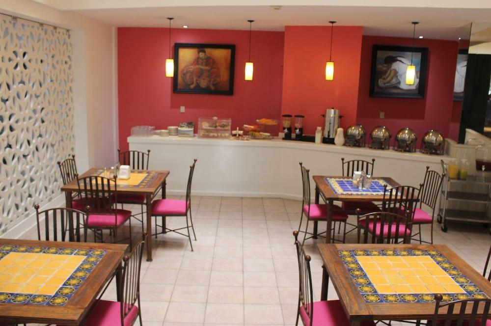 Hotel Real Azteca Boulevard Леон Экстерьер фото