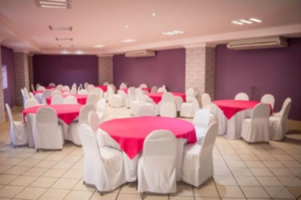 Hotel Real Azteca Boulevard Леон Экстерьер фото