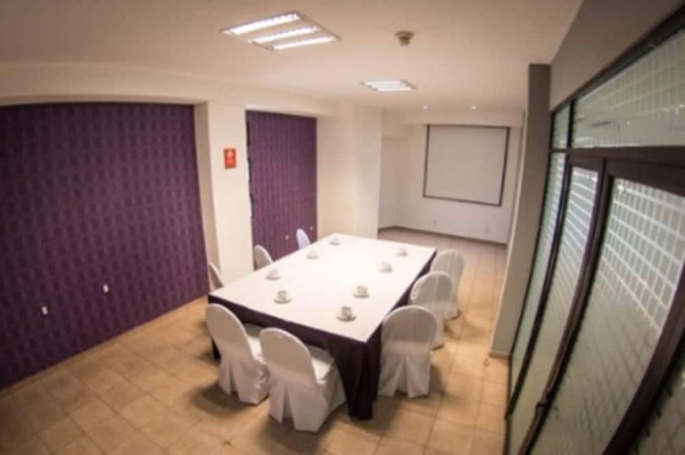 Hotel Real Azteca Boulevard Леон Экстерьер фото